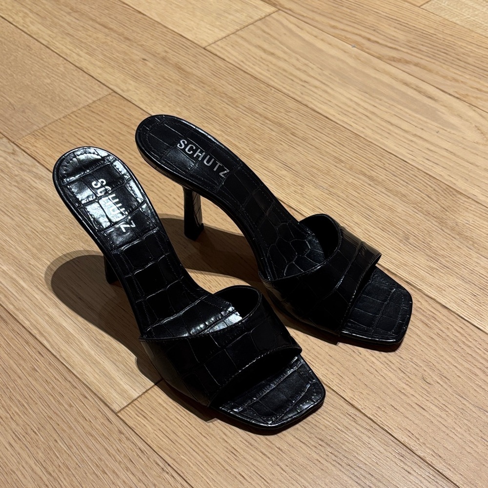 SCHUTZ Black Croc-Patterned Heels